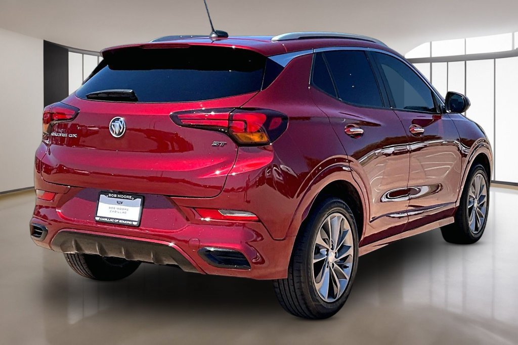 Used 2022 Buick Encore GX Select w/ Sport Touring Package FWD image 2