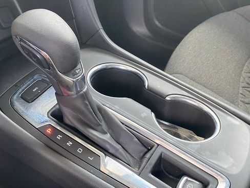 Used 2023 Chevrolet Equinox LT image 24