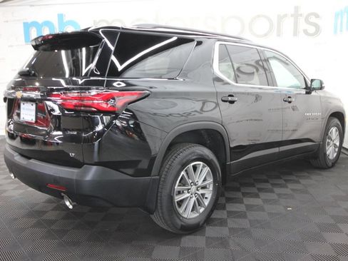 Used 2023 Chevrolet Traverse LT FWD image 9