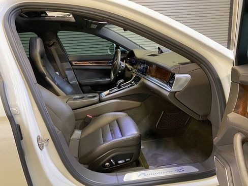 Used 2017 Porsche Panamera 4S AWD/4WD image 40