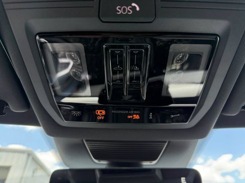 New 2026 Volkswagen Tiguan SE R-Line AWD/4WD image 18