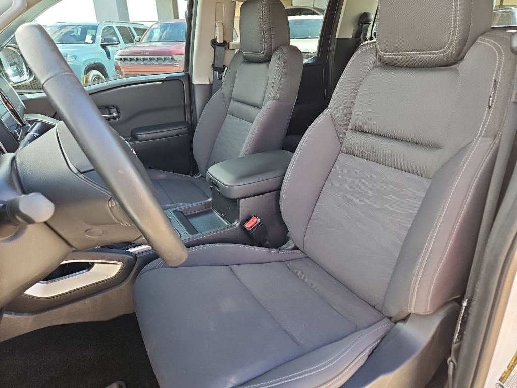 Used 2024 Nissan Frontier SV w/ SV Convenience Package RWD image 15
