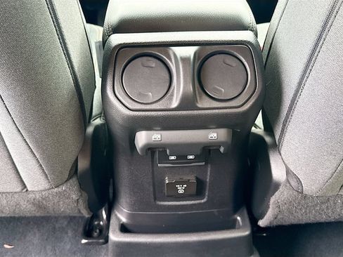 Used 2024 Jeep Wrangler Unlimited Sahara w/ Technology Group AWD/4WD image 28