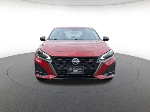 Used 2025 Nissan Altima 2.5 SR w/ SR Premium Package FWD image 2