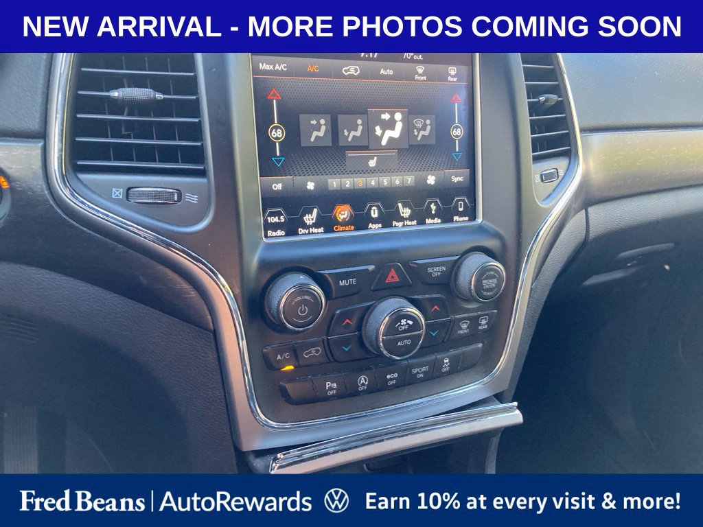 Used 2018 Jeep Grand Cherokee Laredo AWD/4WD image 12