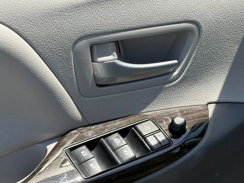Used 2018 Toyota Sienna XLE Premium w/ Carpet Mat Package AWD/4WD image 6