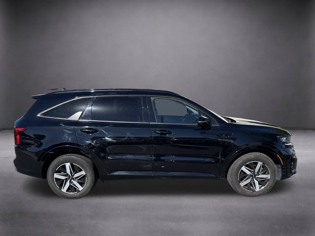 Used 2023 Kia Sorento S FWD image 3