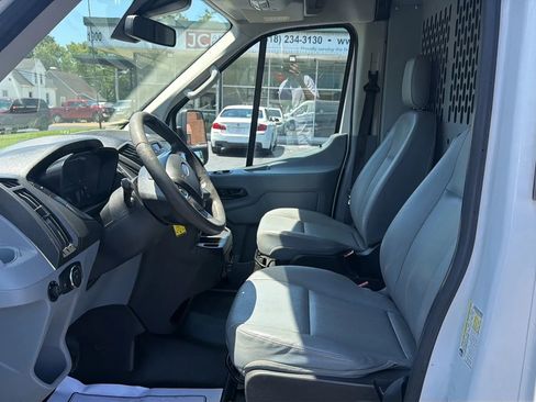 Used 2018 Ford Transit 250 148 Medium Roof RWD image 9