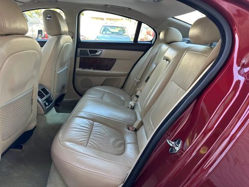 Used 2011 Jaguar XF RWD image 17