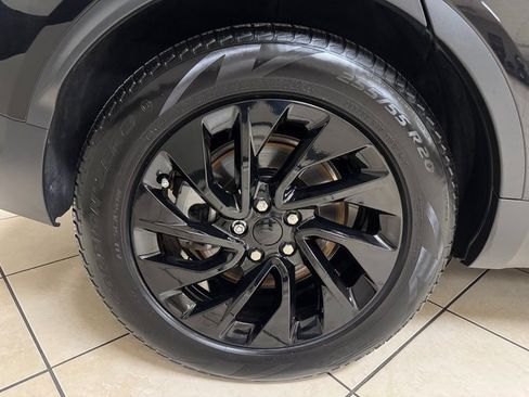 Used 2024 Land Rover Discovery S image 28