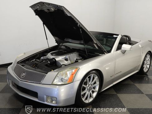 Used 2006 Cadillac XLR V image 29