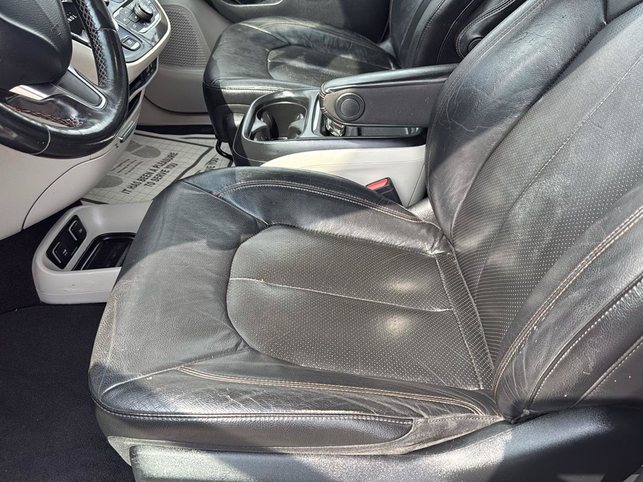 Used 2020 Chrysler Pacifica Touring-L FWD image 12