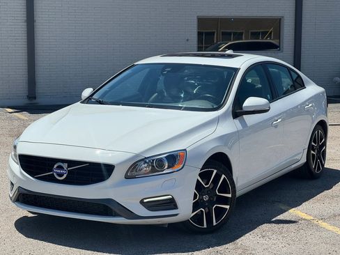 Used 2017 Volvo S60 T5 Dynamic FWD image 2