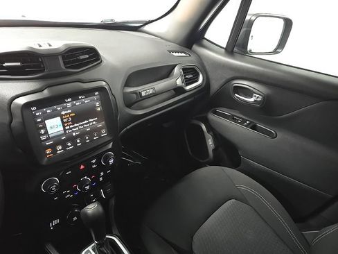 Used 2021 Jeep Renegade Latitude AWD/4WD image 26
