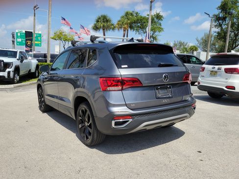 Used 2022 Volkswagen Taos SE FWD image 7
