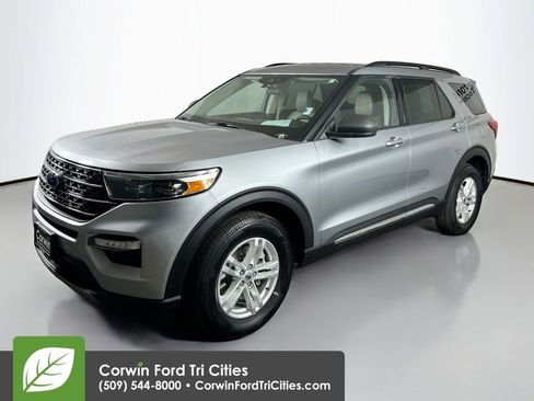 Used 2020 Ford Explorer XLT w/ Equipment Group 202A image 5