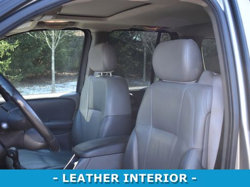 Used 2003 Chevrolet TrailBlazer LTZ w/ Skid Plate Package image 8