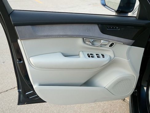 New 2026 Volvo XC90 T8 Ultra image 9