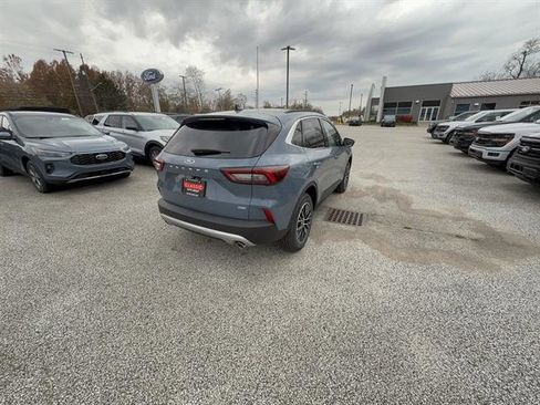 New 2026 Ford Escape SE image 8