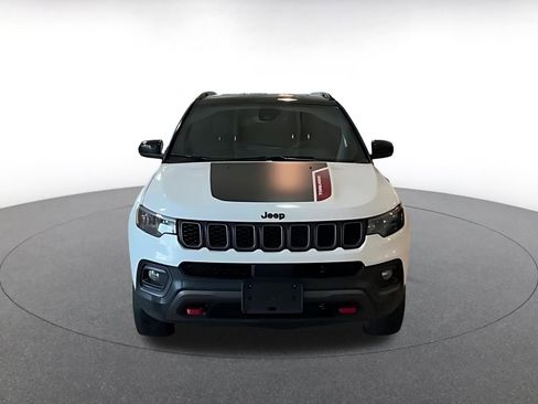 Used 2025 Jeep Compass Trailhawk AWD/4WD image 4