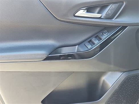 New 2025 Chevrolet Equinox LT image 8