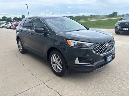 Used 2023 Ford Edge SEL AWD/4WD image 3
