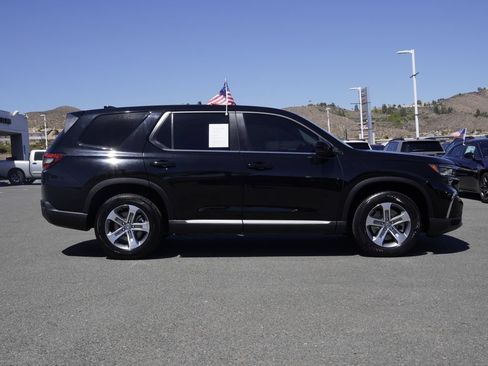 Used 2023 Honda Pilot EX-L image 3