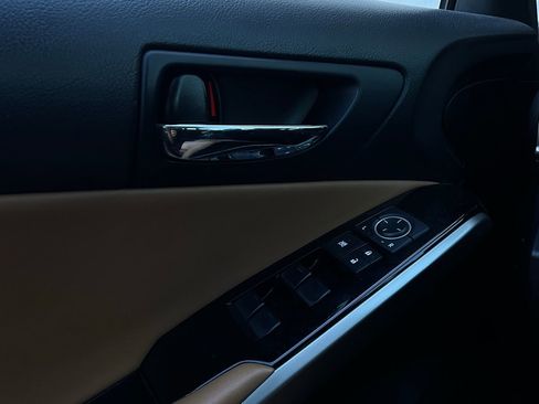 Used 2016 Lexus IS 200t image 21