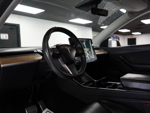 Used 2020 Tesla Model Y Long Range AWD/4WD image 9