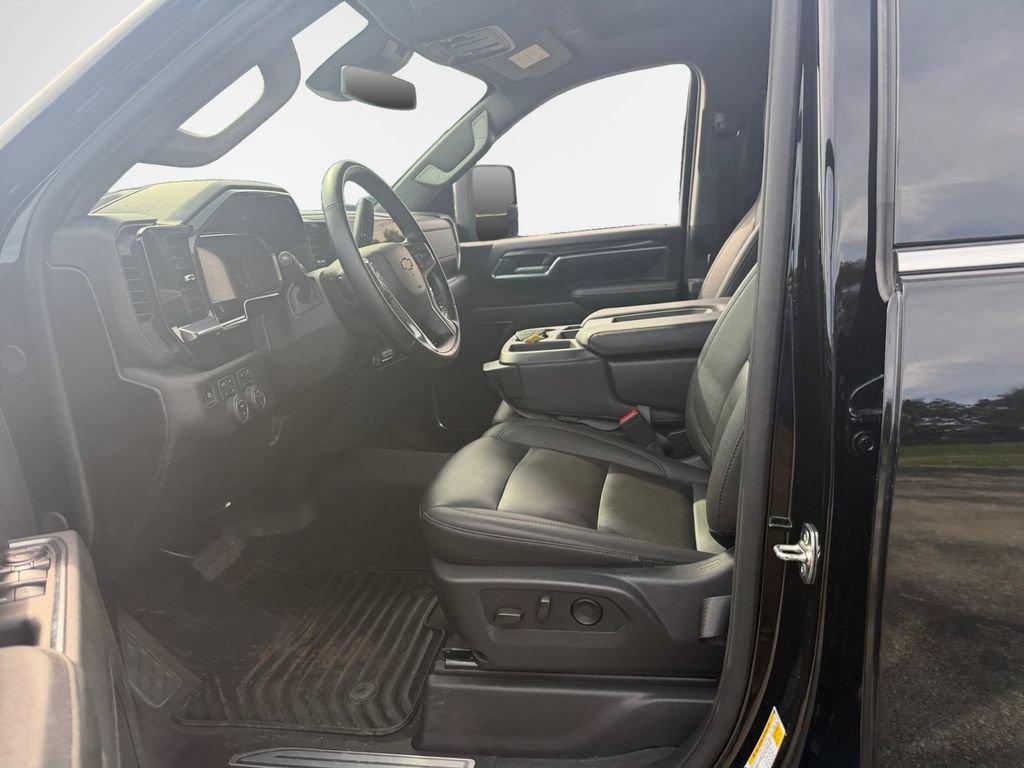 Certified 2026 Chevrolet Silverado 2500 LTZ AWD/4WD image 12