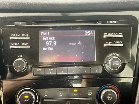 Used 2016 Nissan Rogue S image 7