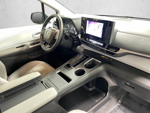Used 2026 Toyota Sienna LE FWD image 22