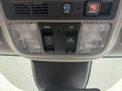 Used 2024 Honda Odyssey Touring image 45