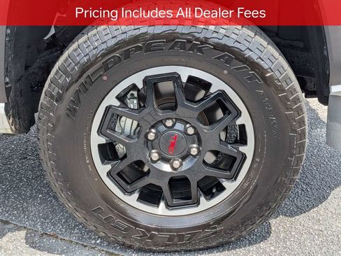 Certified 2025 Toyota Tacoma TRD Off-Road AWD/4WD image 12
