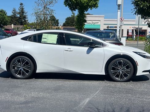 New 2026 Toyota Prius XLE image 9