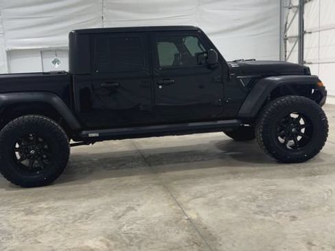 Used 2020 Jeep Gladiator Sport w/ Quick Order Package 24S AWD/4WD image 5