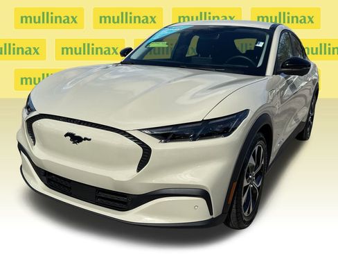 Certified 2025 Ford Mustang Mach-E Select image 10