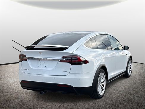 Used 2017 Tesla Model X 75D image 2