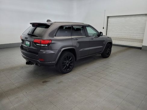 Used 2017 Jeep Grand Cherokee Altitude AWD/4WD image 10