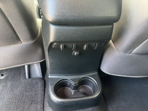 Used 2018 Jeep Wrangler Unlimited Sport S AWD/4WD image 11