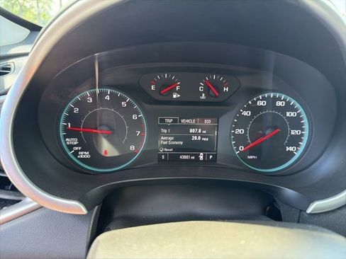 Used 2025 Chevrolet Malibu LT image 7