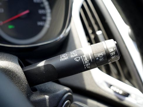 Used 2017 GMC Terrain SLT w/ Open Road Package image 32