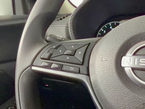 Used 2025 Nissan Sentra SV FWD image 18