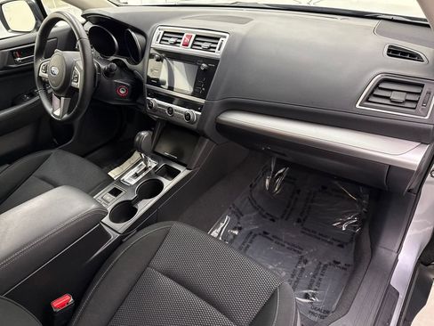 Used 2017 Subaru Outback 2.5i Premium image 21