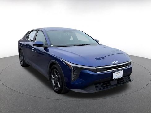 Used 2025 Kia K4 LXS image 3