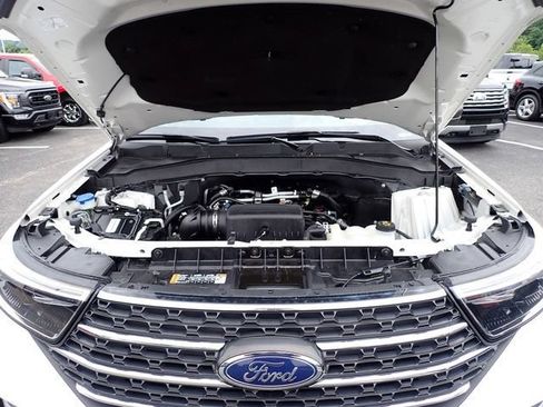 Used 2023 Ford Explorer XLT w/ Equipment Group 202A AWD/4WD image 16