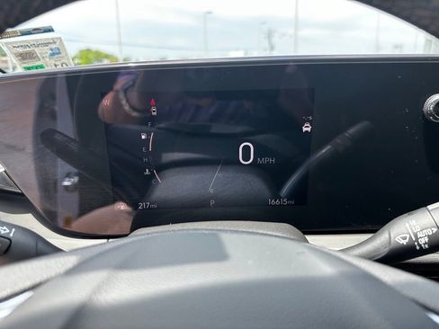 Used 2025 Buick Envista Sport Touring w/ Convenience II Package FWD image 14