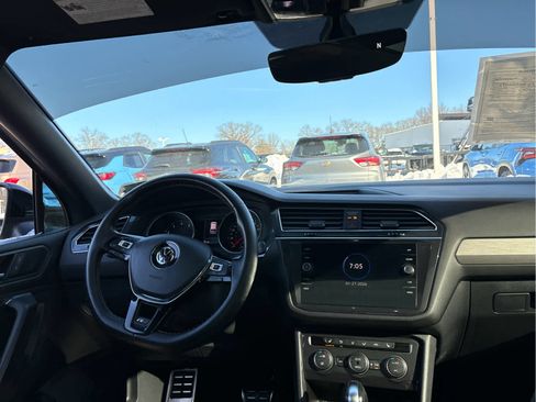 Used 2021 Volkswagen Tiguan SE R-Line image 30