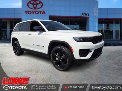 Used 2023 Jeep Grand Cherokee Altitude