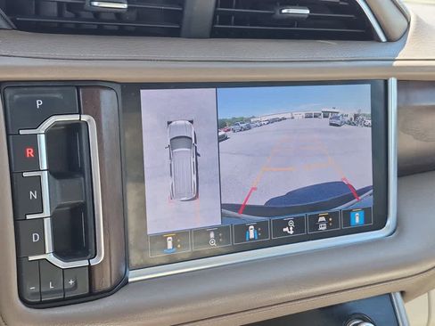 Used 2021 GMC Yukon Denali w/ Denali Premium Package AWD/4WD image 17